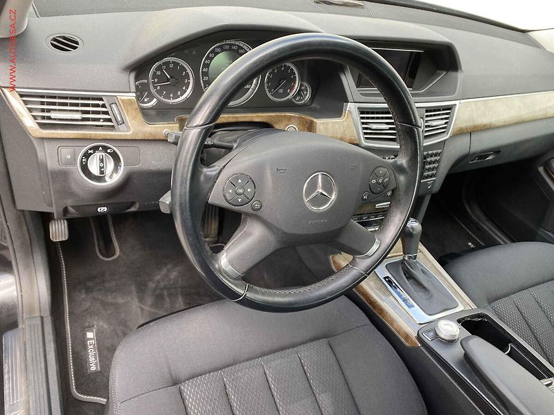 Mercedes-Benz Třídy E (2010) 1.8CGi E200, AT, bixen, šíbr - fotka 13 z 22