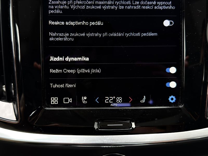 Volvo S60 T8 AWD ULTIMATE DARK // 335 kW - fotka 31 z 39