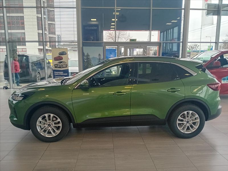 Ford Kuga (2025) 1,5 EcoBoost 110kW  Titanium - fotka 2 z 14