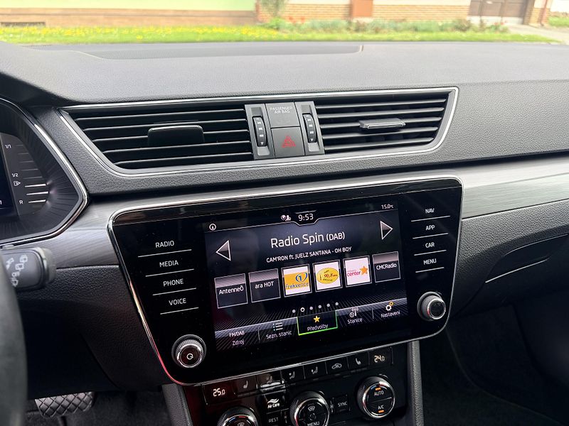Škoda Superb 2.0TDI 147KW DSG MATRIX 4x4 - fotka 22 z 44