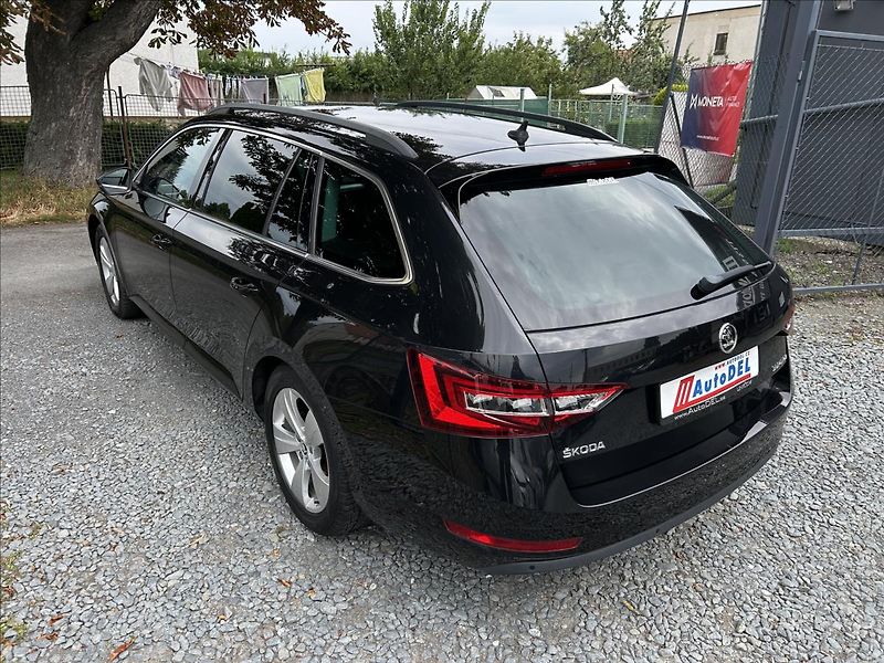 Škoda Superb 2,0 TDi DSG  BIXEN NAVI 1xMaji - fotka 3 z 50