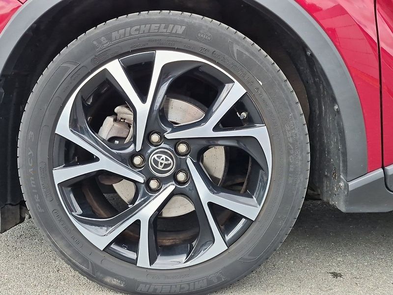Toyota C-HR Hybrid 1.8 E-CVT Selection - fotka 25 z 26