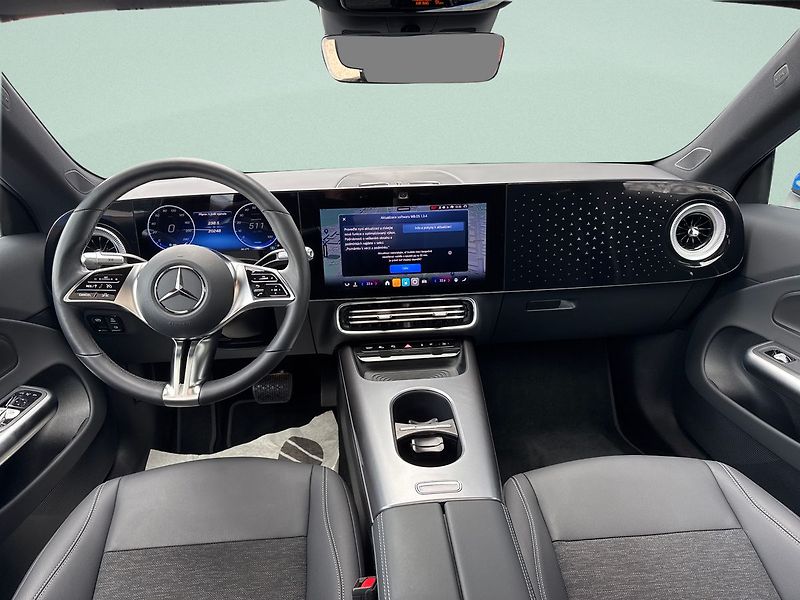 Mercedes-Benz CLA 250+ EQ - fotka 9 z 18