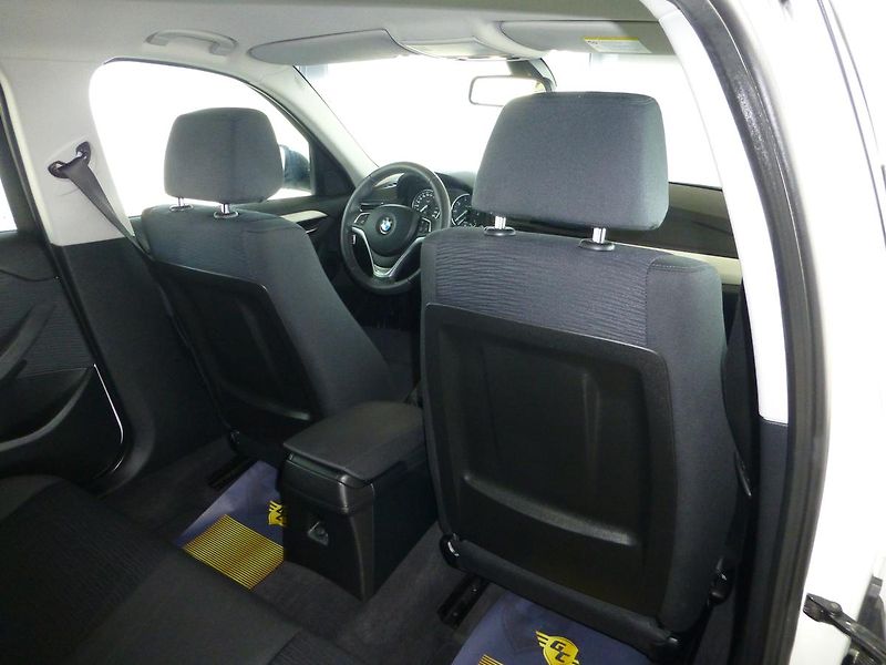BMW X1 (2014) 2,0D*X-DRIVE**NAVI*ALU**XENONY - fotka 21 z 23