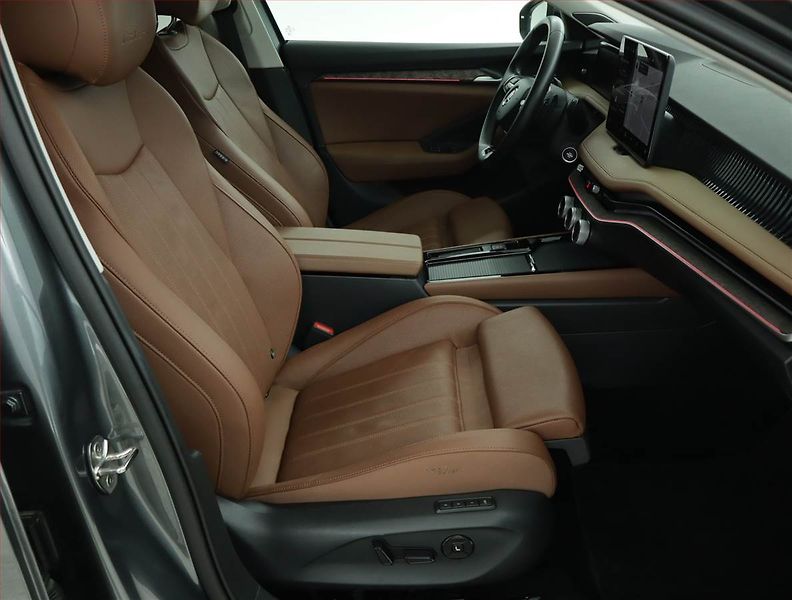 Škoda Superb (2024) Laurin&Klement 2.0 TDI - fotka 9 z 18