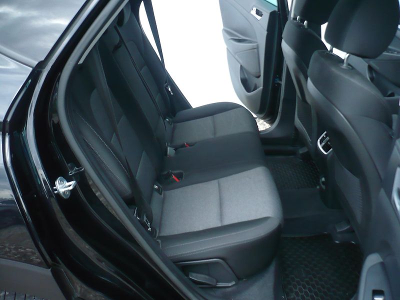 Hyundai Tucson 1.6T-GDI 130Kw 4x4 ČR Kamera - fotka 17 z 33
