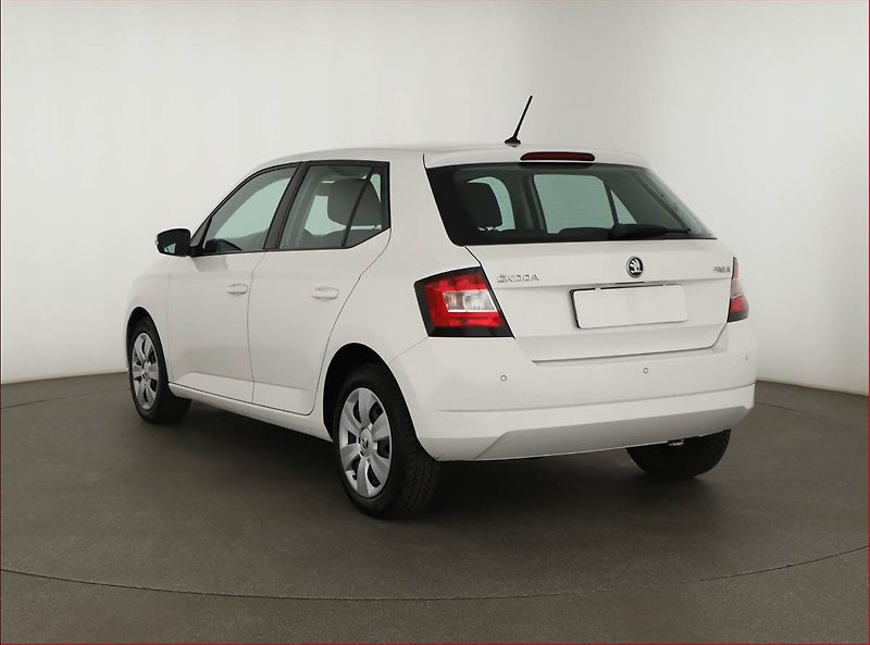 Škoda Fabia (2018) 1.0 TSI, Park. senzory - fotka 4 z 11