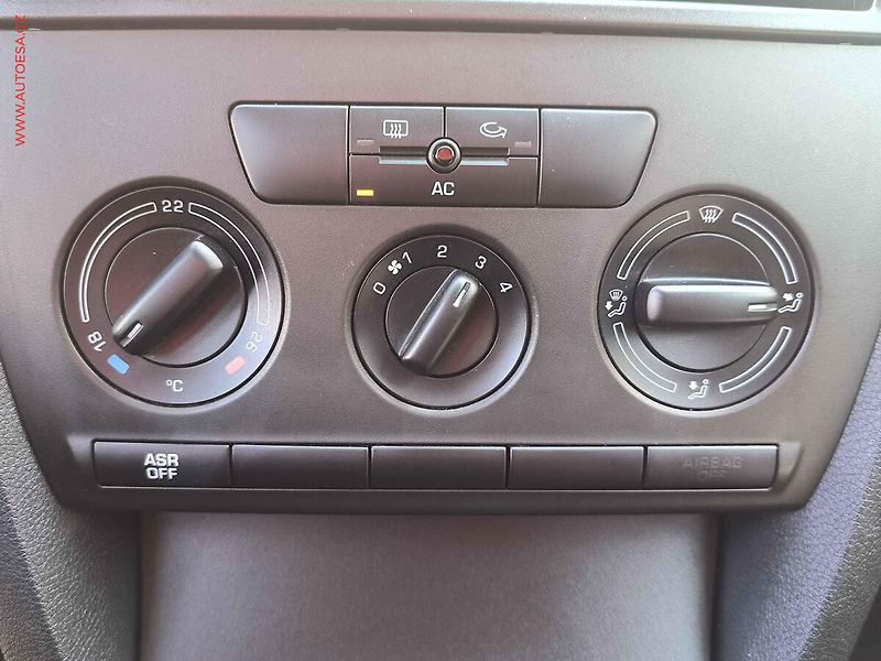 Škoda Octavia (2008) 1.6 MPi, Ambiente, TZ, +kola - fotka 12 z 15