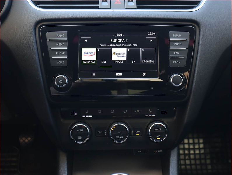 Škoda Octavia (2016) 1.6 TDI, Navi, Xenony - fotka 11 z 18