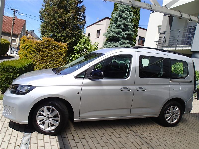 Volkswagen Caddy 1,5 1.maj. 26 000 Km, záruka - fotka 7 z 41