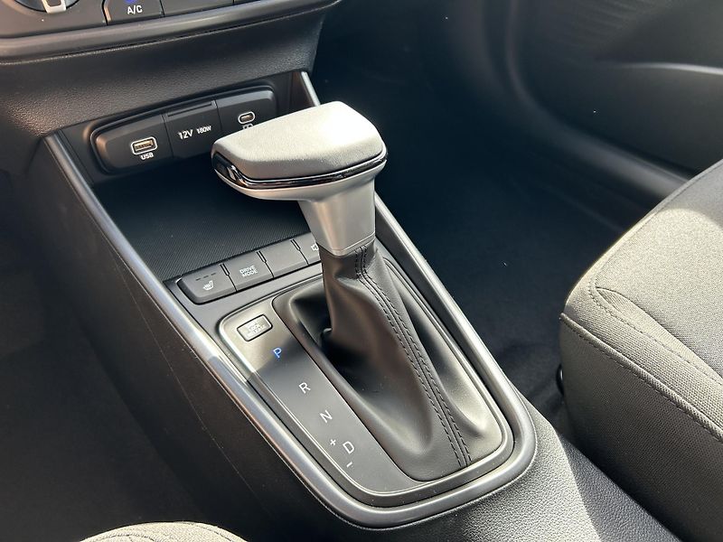 Hyundai i20 26 1,0 T-GDI DCT GO PLUS! - fotka 27 z 29