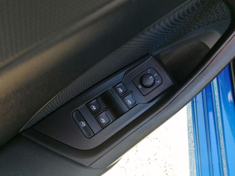 Škoda Octavia (2020) 2.0 TDi  LED,KAMERA,ACC - fotka 24 z 35