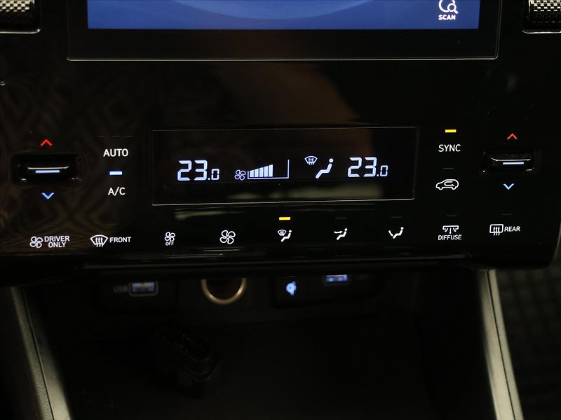 Hyundai Tucson 1,6 T-GDI HEV 169kW Comfort Za - fotka 24 z 34