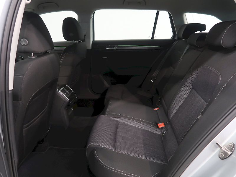 Škoda Superb (2021) STYLE  1.5TSI 110KW DSG - fotka 16 z 39