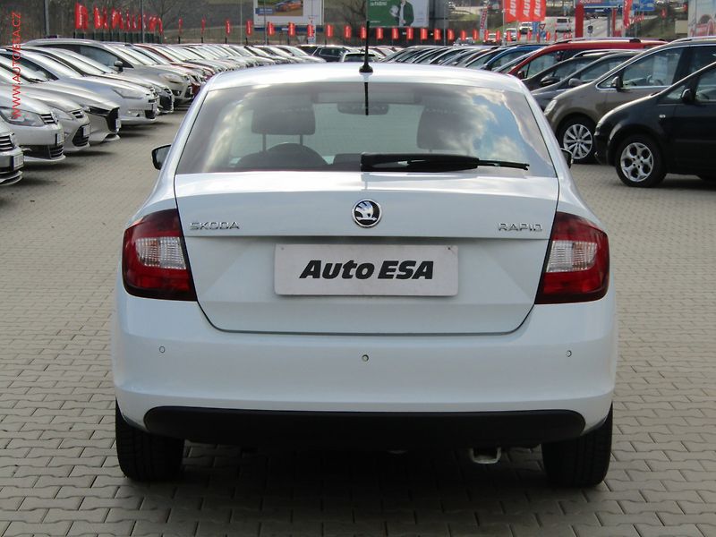 Škoda Rapid (2017) 1.0 TSi, ČR, Style, xenon - fotka 5 z 19