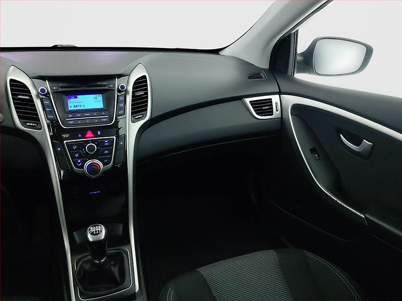 Hyundai i30 (2015) 1.4 CVVT, Tempomat - fotka 8 z 17