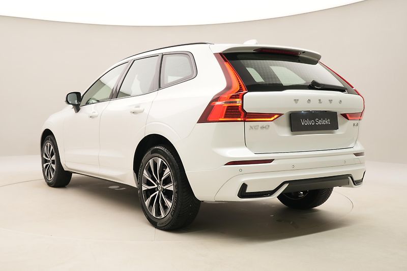 Volvo XC60 B4 AWD DARK PLUS AUT - fotka 11 z 55