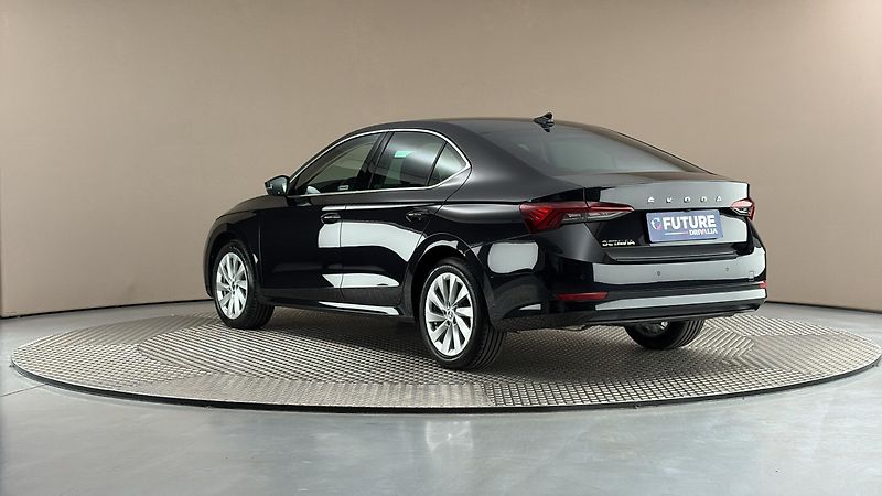 Škoda Octavia 2.0 TDI Style - fotka 2 z 29