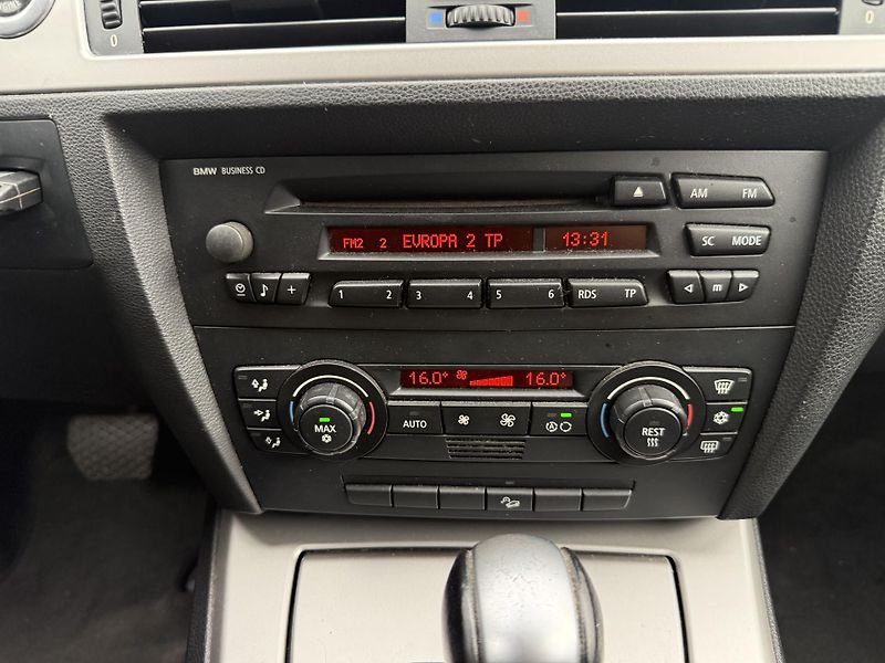 BMW Řada 3 330XD - fotka 16 z 21