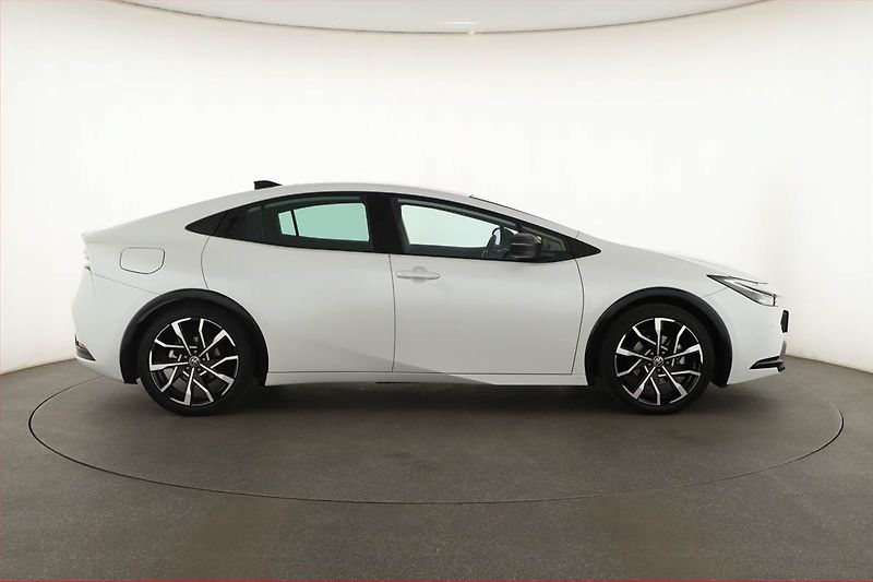 Toyota Prius (2024) 2.0 Plug-in Hybrid - fotka 6 z 21