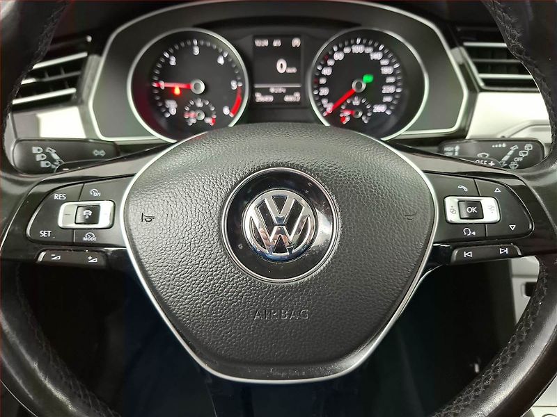 Volkswagen Passat (2015) 2.0 TDI, Automat, Navi - fotka 17 z 19