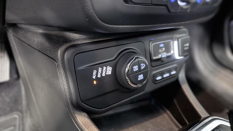 Jeep Renegade (2022) 1.3 T4 PHEV,REZERVOVÁNO  - fotka 25 z 26