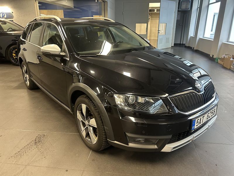 Škoda Octavia (2016) 2.0TDi SCOUT 4x4 DSG Bixe NAVI - fotografie inzerátu