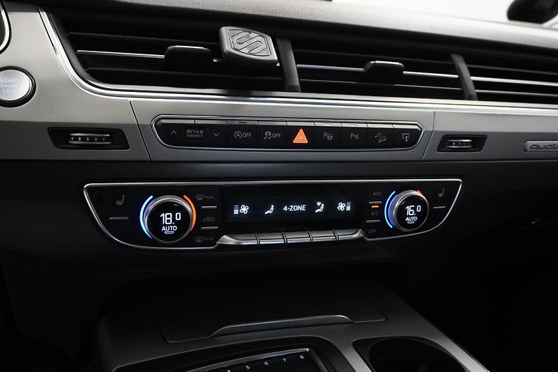 Audi Q7 3.0 TDI QUATTRO AUTOMAT - fotka 16 z 33