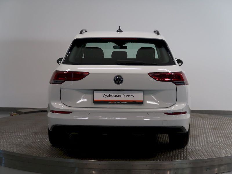 Volkswagen Golf (2022) LIFE VARIANT 1,5TSI 96KW LED A - fotka 9 z 37
