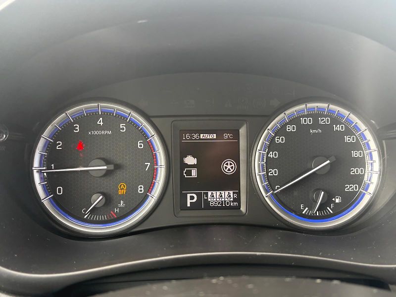 Suzuki SX4 S-Cross 1.4 Boosterjet Premium Hybrid - fotka 15 z 27