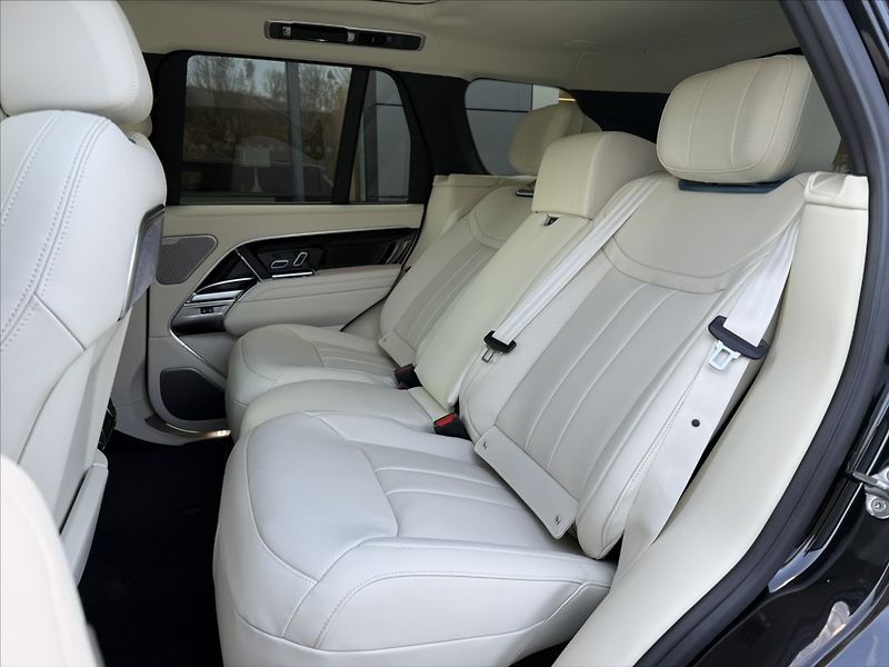 Land Rover Range Rover (2026) 4,4 AUTOBIOGRAPHY P530 - fotka 31 z 38