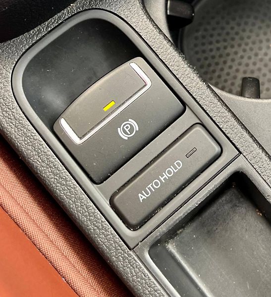 Volkswagen Tiguan (2010) DSG R-LINE VÝBAVA NIZKY NAJEZD - fotka 27 z 35