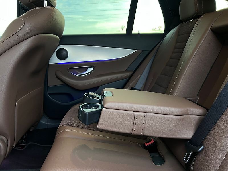 Mercedes-Benz Třídy E 220d Business-P.KAMERA-TAŽNÉ.Z - fotka 21 z 49