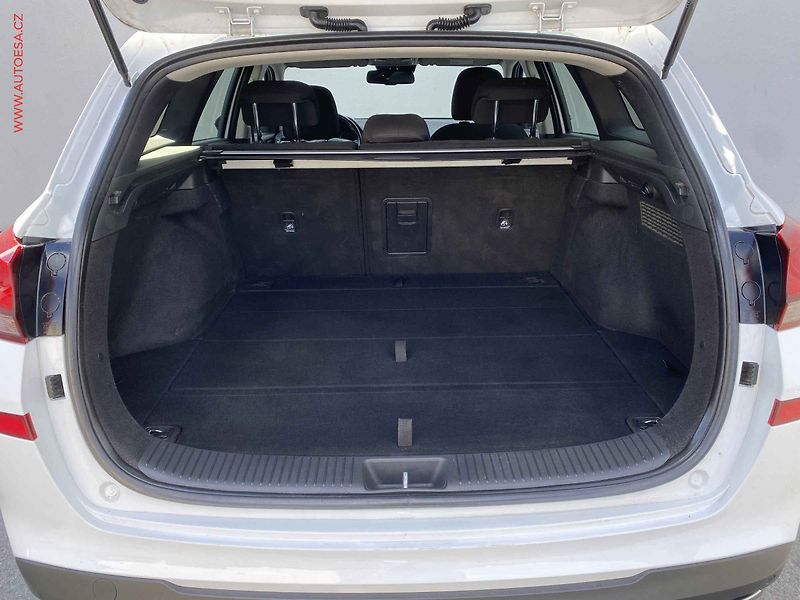 Hyundai i30 (2022) 1.5 T-GDi, 2.maj,ČR, Smart - fotka 7 z 21