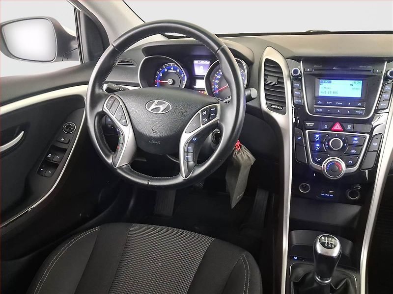 Hyundai i30 (2016) 1.6 GDI, ČR,1.maj, Tempomat - fotka 7 z 16