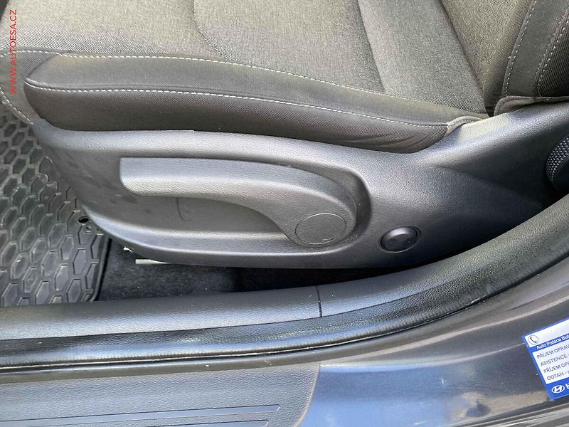 Hyundai i30 (2023) 1.0 T-GDi, 2.maj,ČR, Smart - fotka 14 z 19