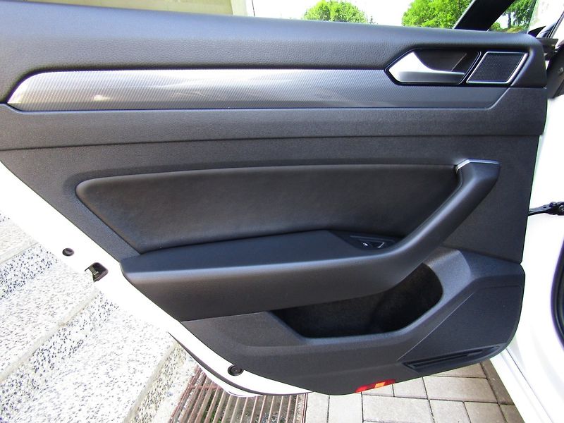 Volkswagen Arteon (2019) 2.0 TDI 140kW R-Line - fotka 20 z 44