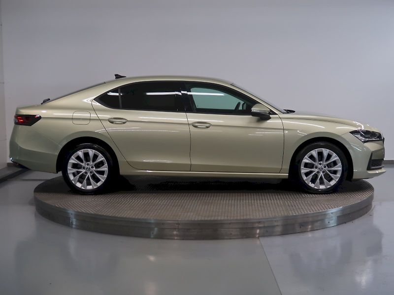 Škoda Superb (2024) SELECTION 2.0TDI 110KW CANTON - fotka 8 z 38