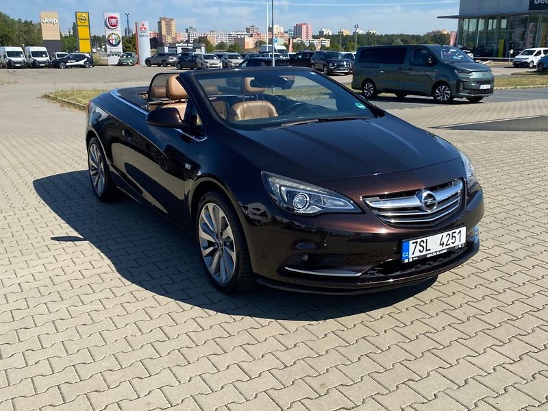 Opel Cascada (2015) 1,4TURBO(103kW)6-st.man Cosmo - fotka 28 z 36