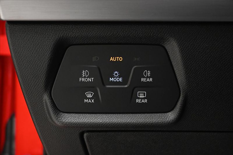 Seat Leon 1,4 FR TSI 150 kW e-Hybrid Zár - fotka 25 z 30