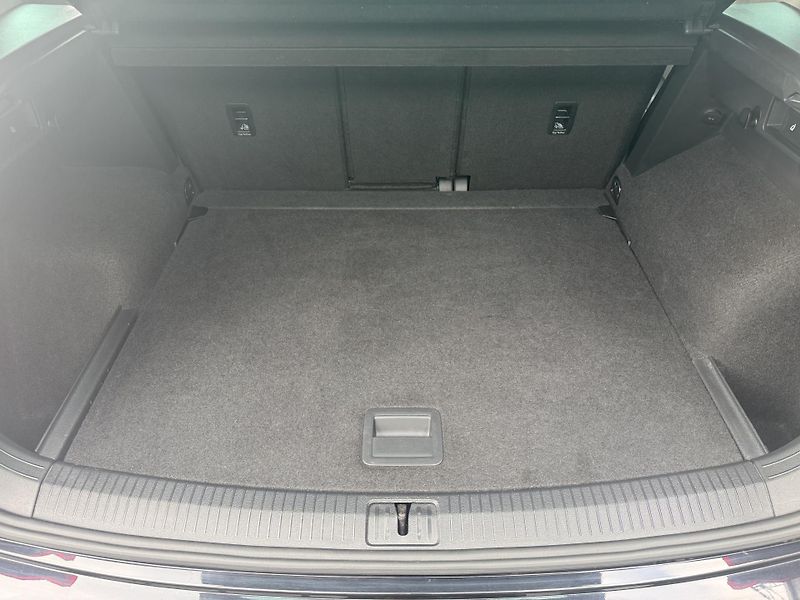 Volkswagen Tiguan (2016) 2.0TDi DSG 4M Highline Virtual - fotka 24 z 47