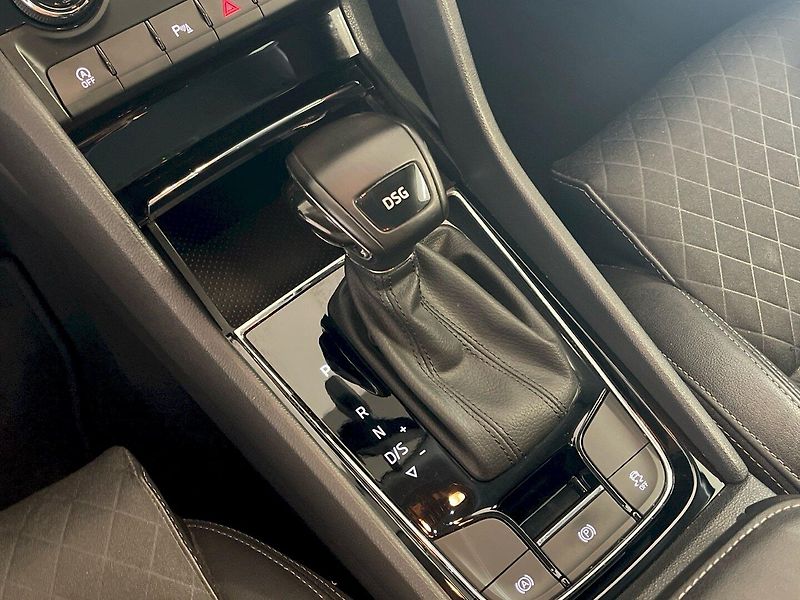 Škoda Karoq (2021) Style 1.5TSI 110kW DSG - fotka 26 z 30