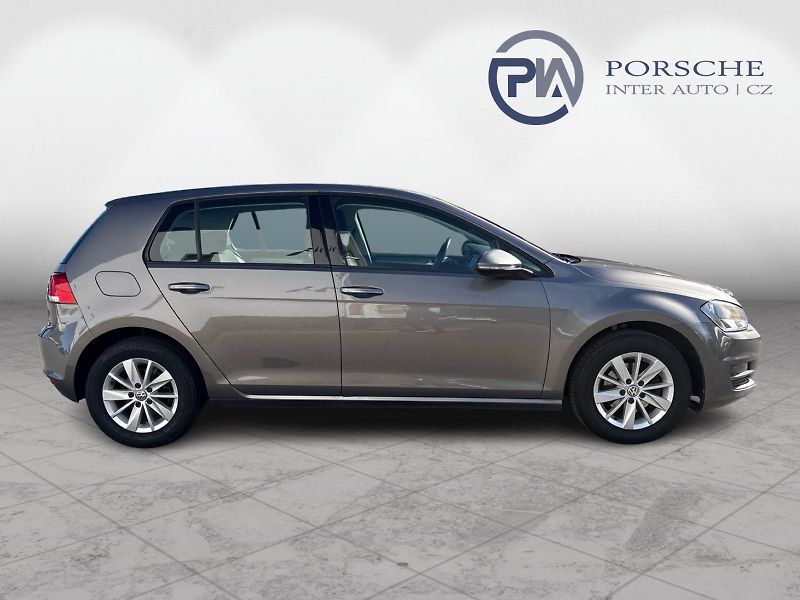 Volkswagen Golf Comfortline  1.2 TSI  81 kW M6 - fotka 7 z 24