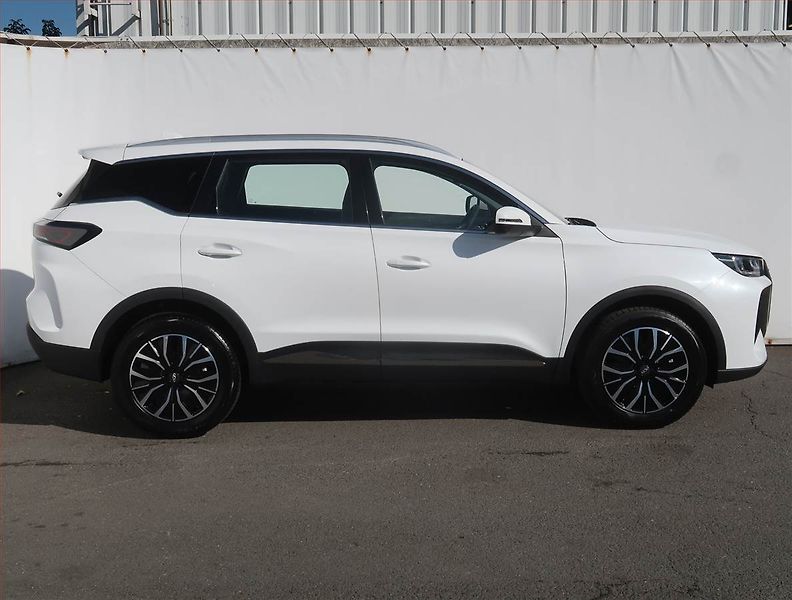 Chery Tiggo 7 (2026) 1.6 TGDI, LUXURY, Ad. tempomat - fotka 6 z 23