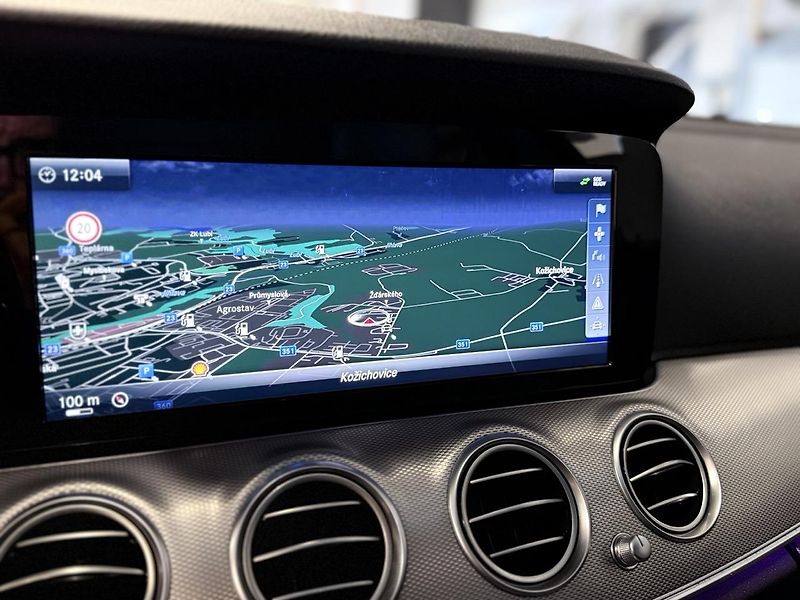 Mercedes-Benz Třídy E (2017) 200i AVANTGARDE,ZÁRUKA , - fotka 29 z 33
