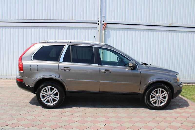 Volvo XC90 2,4 D5 AWD SUMMUM 7 MÍST CZ - fotka 3 z 28