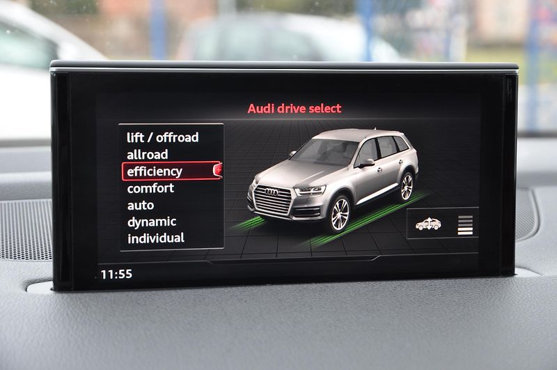 Audi Q7 3.0TFSi 245kW 4x4 S-line 7.mís - fotka 21 z 28