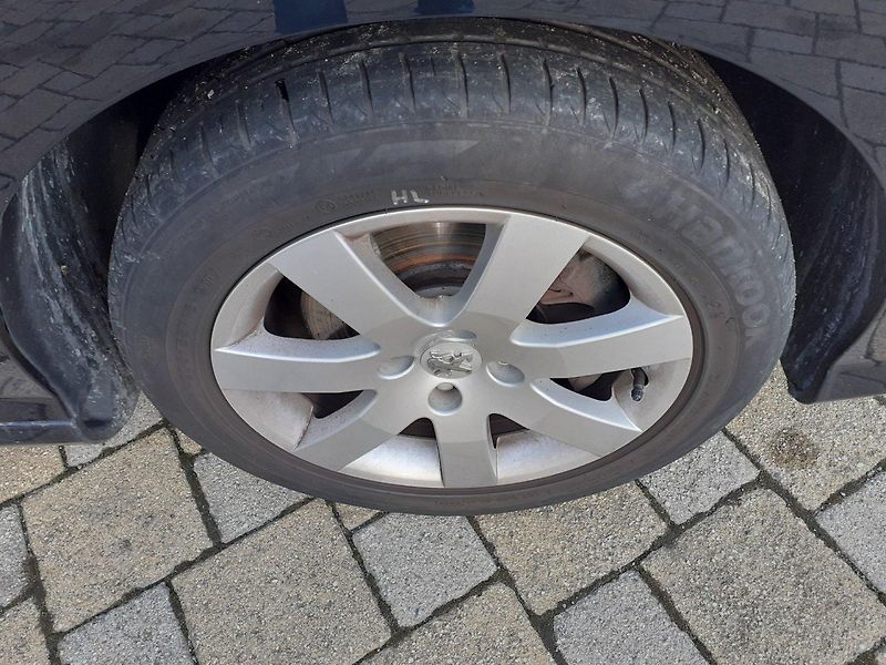 Peugeot 308 (2009) SW 1.6 16V - fotka 19 z 29