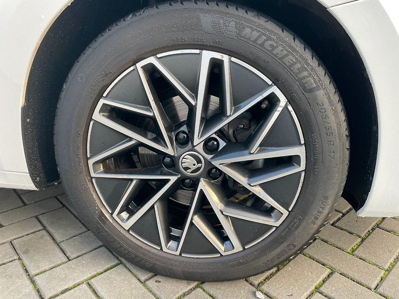 Škoda Octavia (2021) Com. 1.5TSi Style+! ČR! 1.maj. - fotka 39 z 40