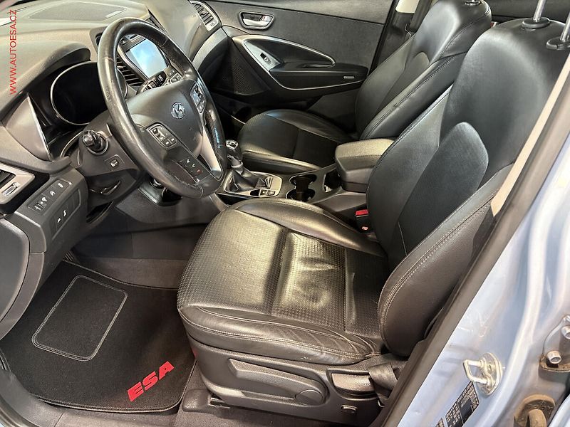 Hyundai Santa Fe (2014) 2.2 CRDi 4x4, Style, xenon - fotka 9 z 16